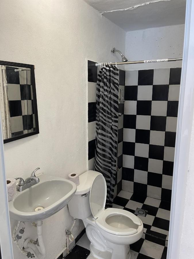 Casa Nova 7 Private Bathroom And Room 2 Beds Канкун Екстериор снимка